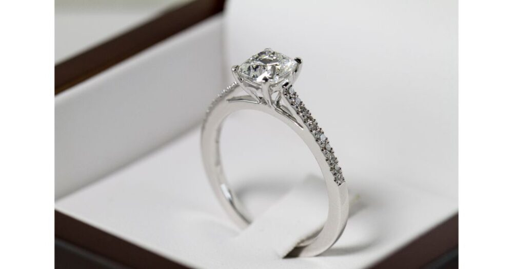 Tiffany&Co 0.22c 高クラリティ 婚約指輪 購入時36万
